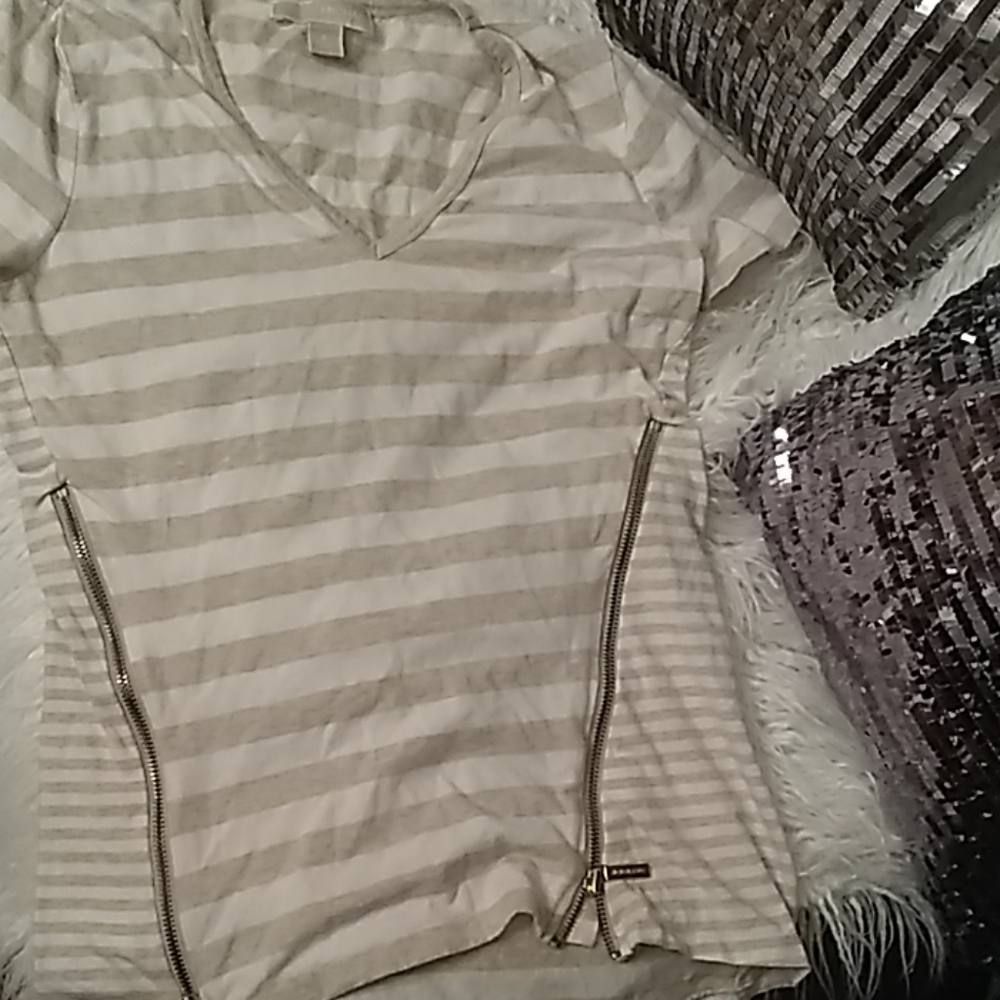 Michael kords ❤️t shirt - Picture 3 of 5